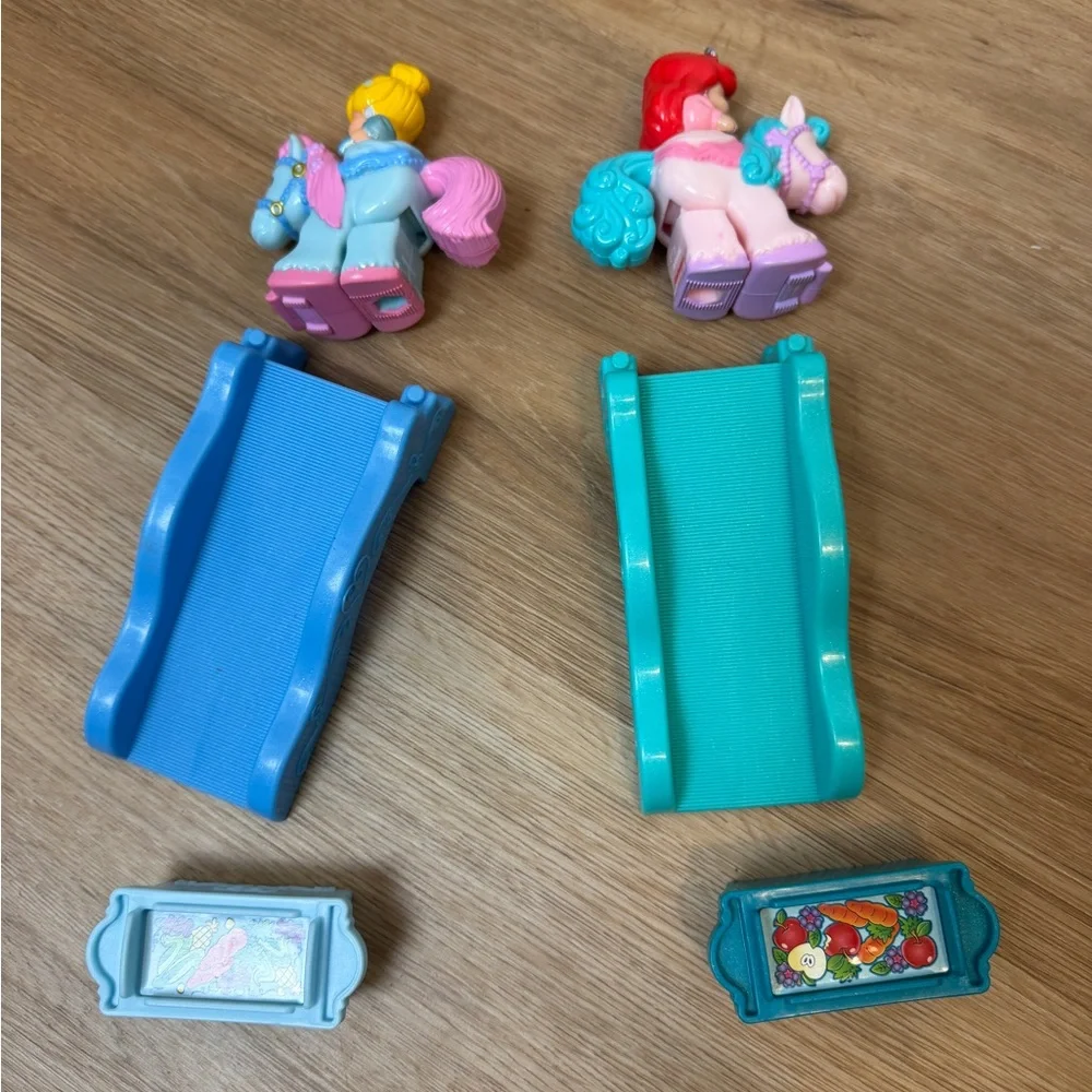 Little People Klip Klop Princesses Set - Picture 2 of 3